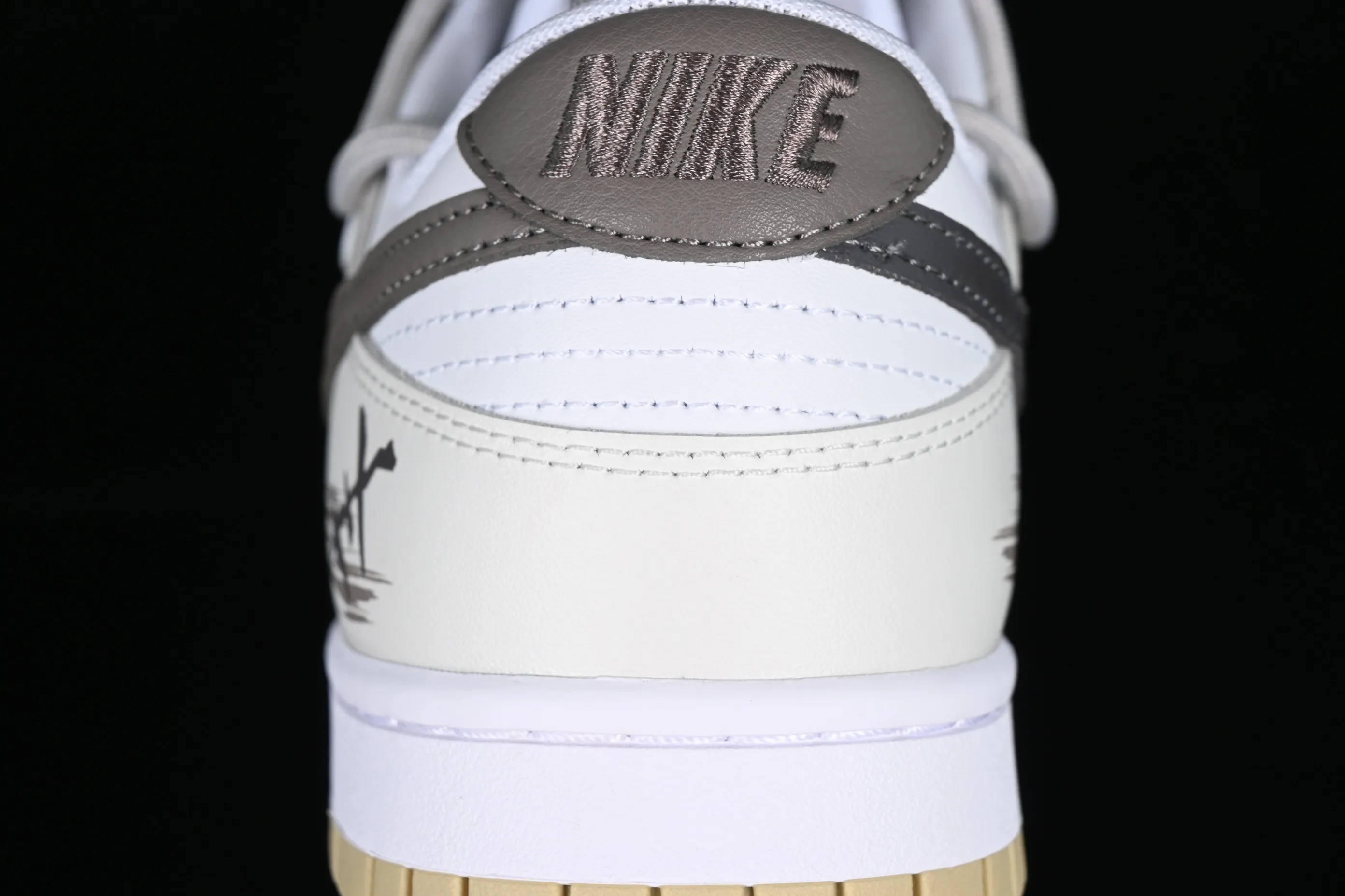 All Categories Nk SB Dunk Series Nk SB Dunk Low Low-top sneakers Nk Dunk Low "Team Gold" Official custom-cracked SB strap low-top casual sneakers DV0833-100